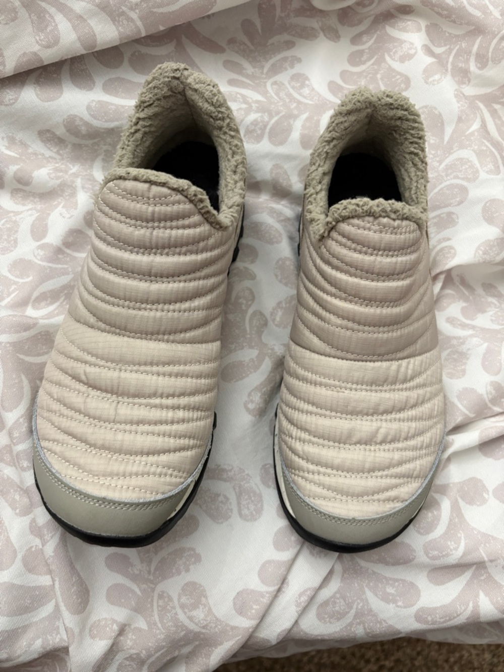 Merrill Q Form2 women’s casual shoes. Size 8.5.